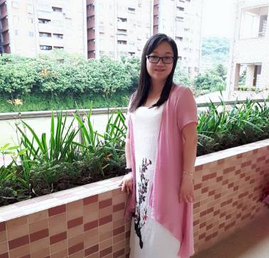 鄧淑珍在台灣努力生活、進修，十多年後再站上講台授課