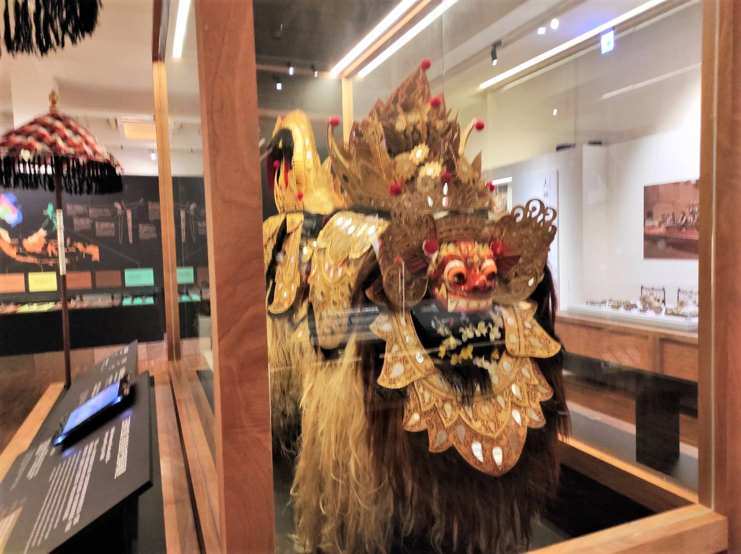 國立臺灣博物館舉辦「百年對話：跨國移動者與藏品的相遇特展」，聚焦東南亞區域的信仰、藝術及風土民情
