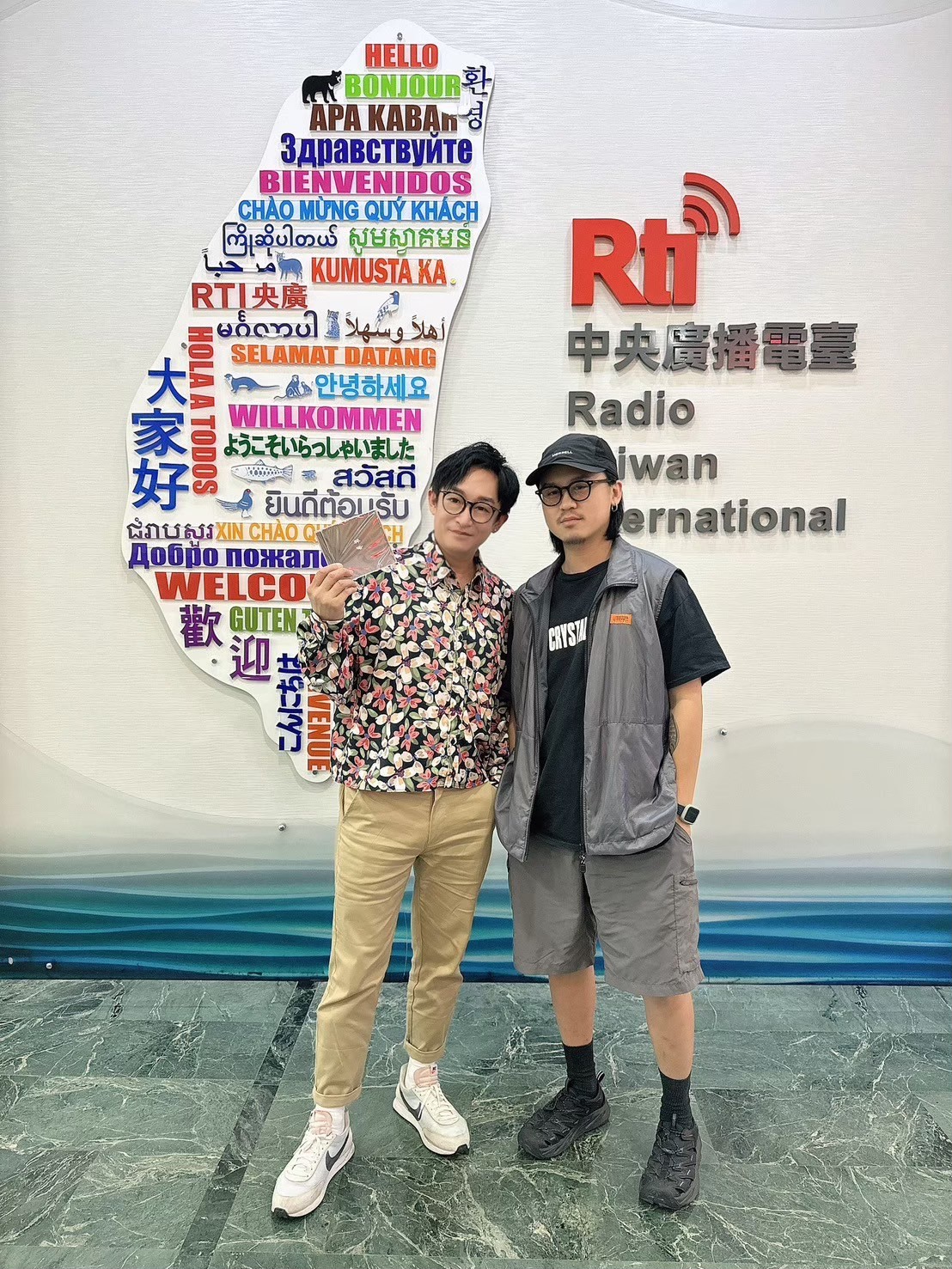 憤世嫉俗的客家龐克，自詡為純粹污垢卻不自怨自艾，大聲唱出憤怒與不公。