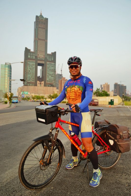 訪問單騎還世界 遊中國 也來台灣環島的泉州青年劉海翔