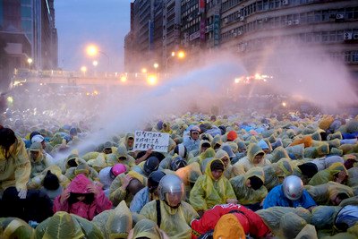 激進化的街頭運動 台灣民主劇變期