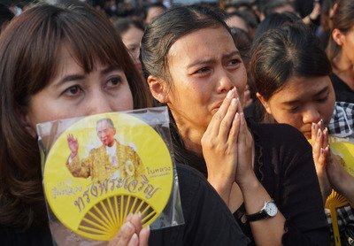 泰王蒲美蓬駕崩 泰國政經前景再起波瀾