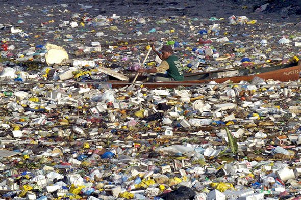 印尼漁業部：2030年海中塑膠垃圾比魚多