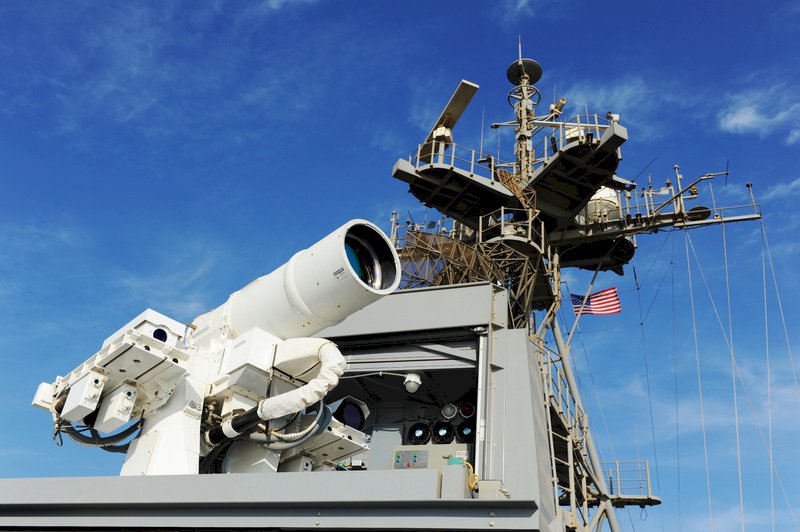 全球首個雷射武器部署美軍兩棲運輸艦