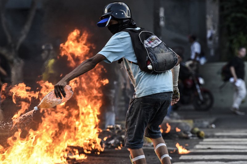 反對派號召全國罷工 委內瑞拉2死數傷
