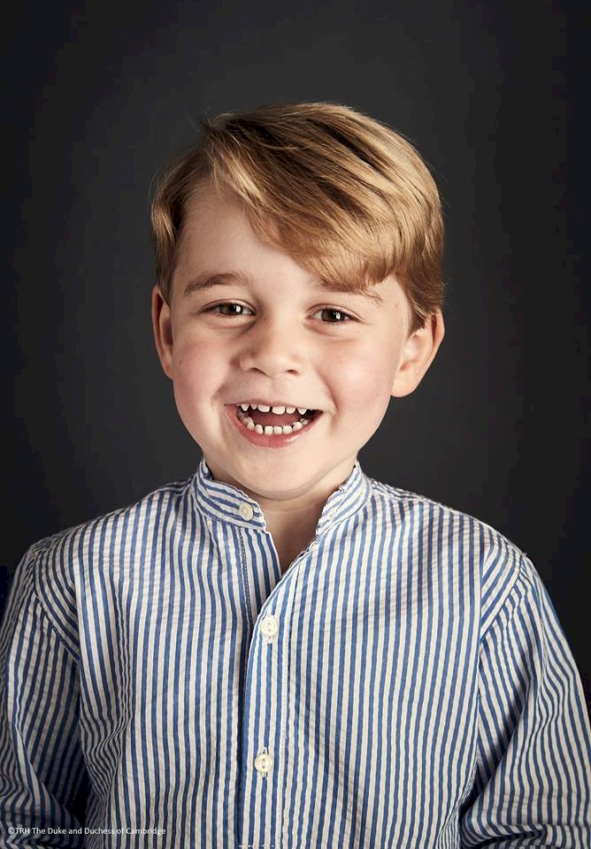 喬治王子滿4歲 英王室公開新照