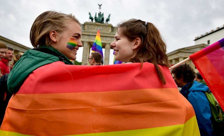 德同志熱鬧遊行 歡慶同性婚姻法過關
