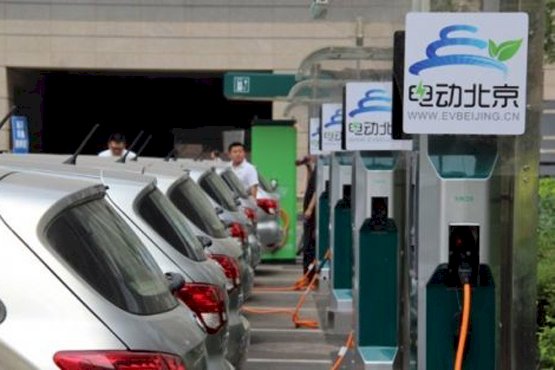 中國擬禁傳統燃料汽車 電動車股價勁揚