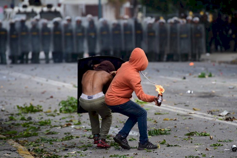 委內瑞拉大罷工首日 至少3死