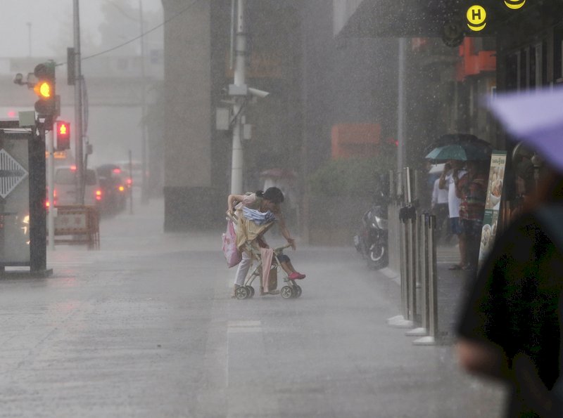 豪大雨下不停 宜蘭基隆二級淹水警戒