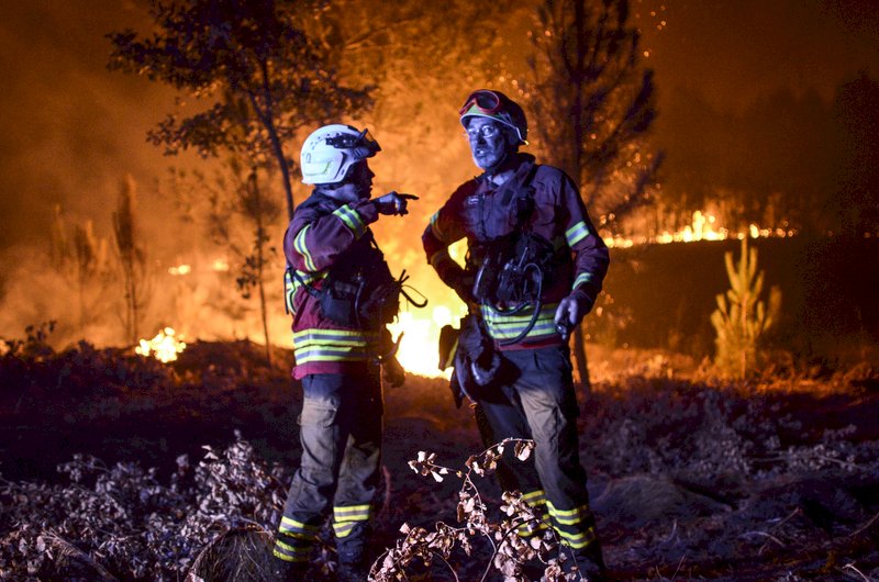 葡萄牙野火肆虐 2千村民受困
