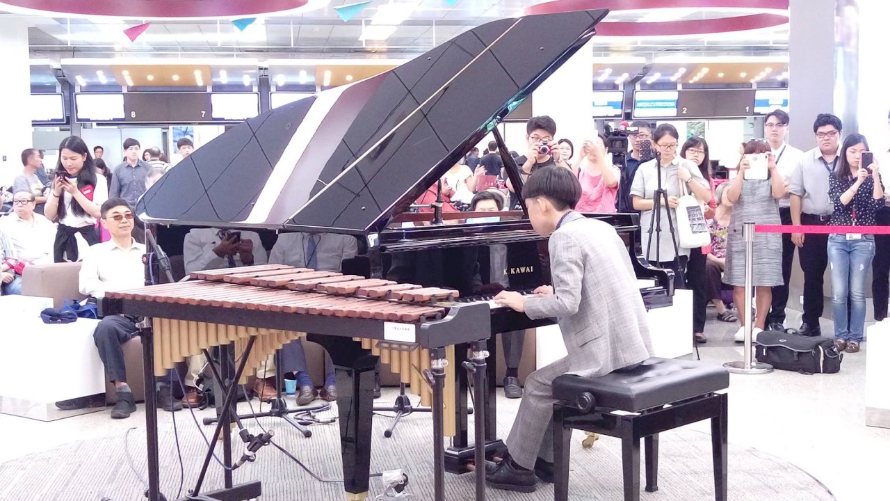 松機首創鋼琴迎賓 台北國門明年變身