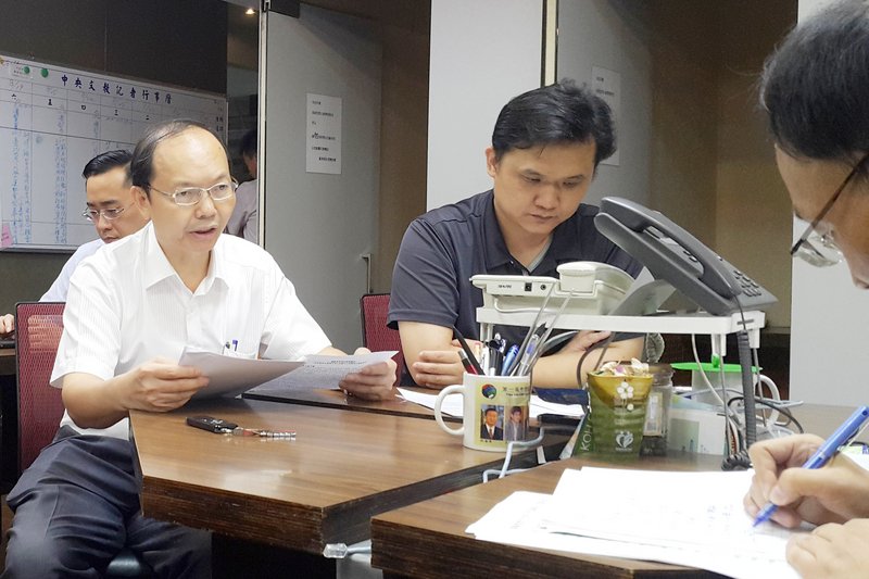 高中課綱選文網路票選惹議 課審會：僅參考