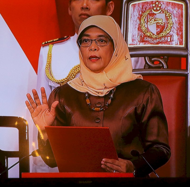新加坡首位女性總統 哈莉瑪宣誓就職