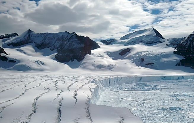 南極海冰創新低 面積波動大運輸風險增