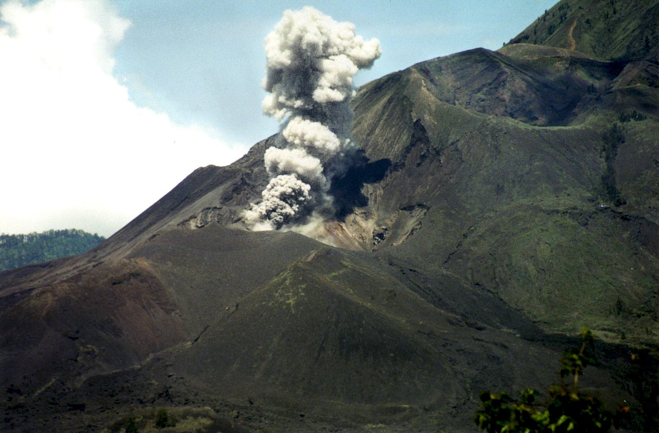 峇里島火山活動趨緩 外交部調降旅遊警示