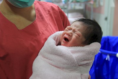 新加坡生育獎勵不見效 出生率負成長