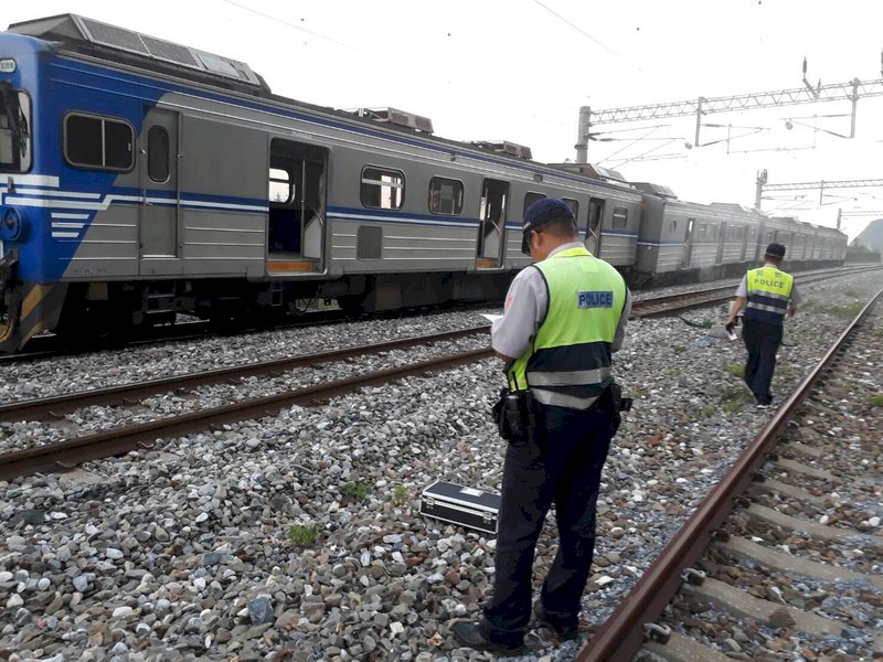 台鐵區間車和平站出軌 影響逾4千旅客