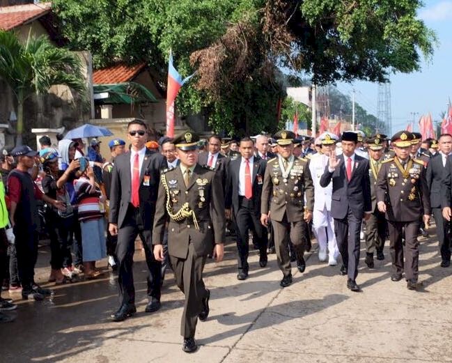 印尼塞車嚴重 總統步行3公里參加閱兵