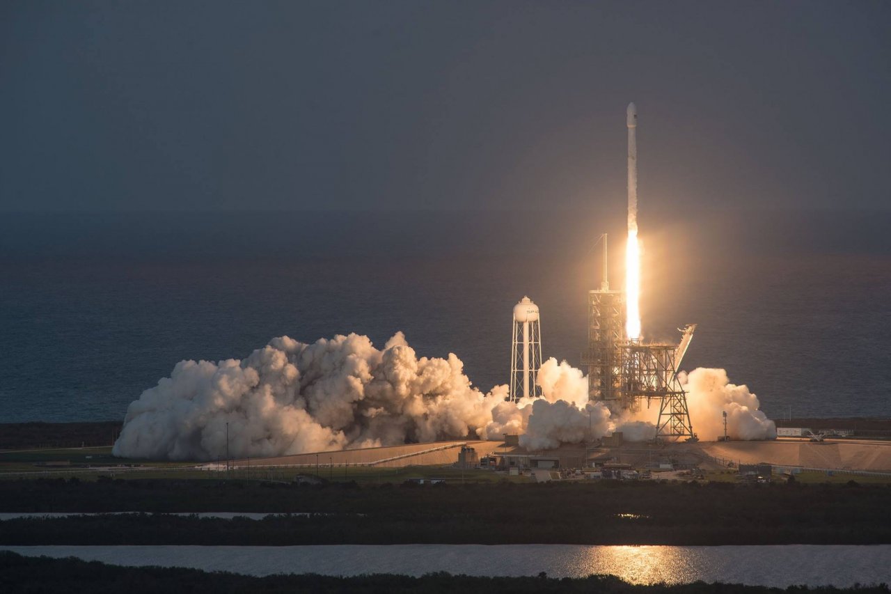 SpaceX火箭升空後 第18次成功回收