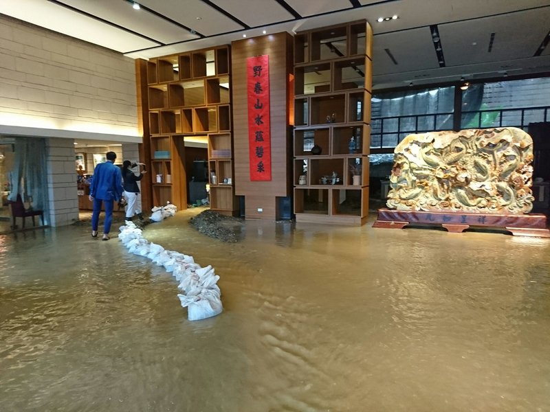 台東暴雨 土石流襲擊知本富野飯店