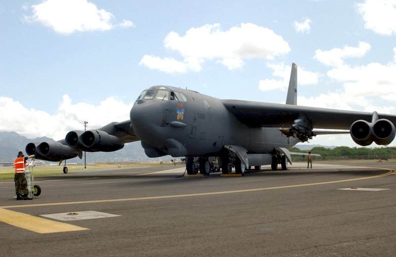 CNN：美軍證實 B-52轟炸機飛近南沙