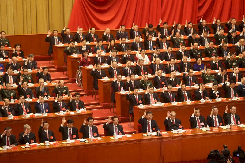 中共選出新中委 政治局委員至少換一半