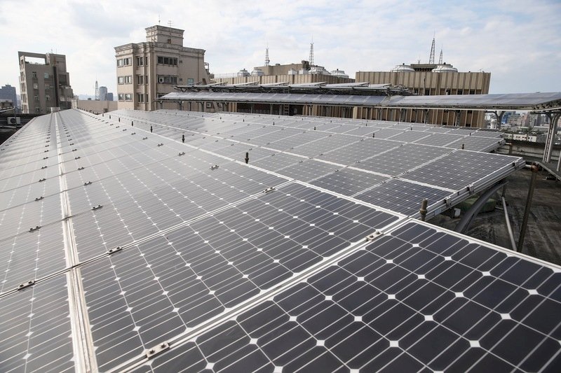 推屋頂型太陽光電 工總：有利產業