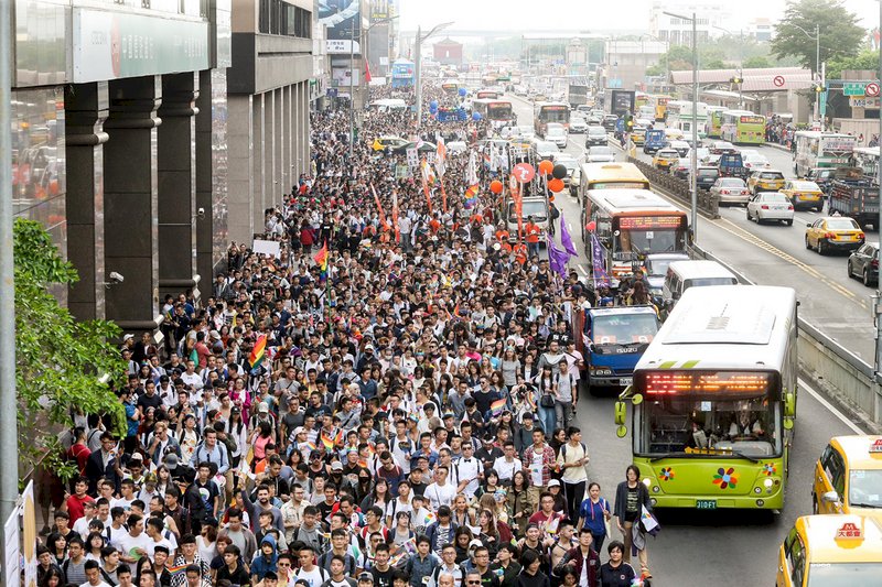 15屆同志遊行 12.3萬人上街創新高