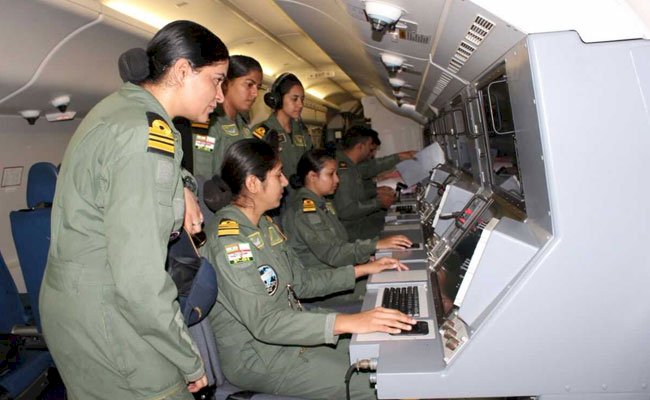 提升性別平權 印度女軍官操作巡邏機