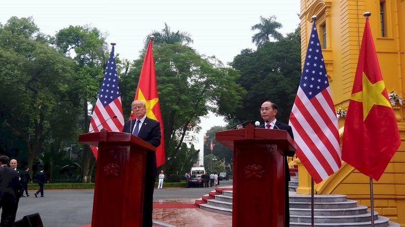 川普到訪 越美簽120億美元經貿合作協議
