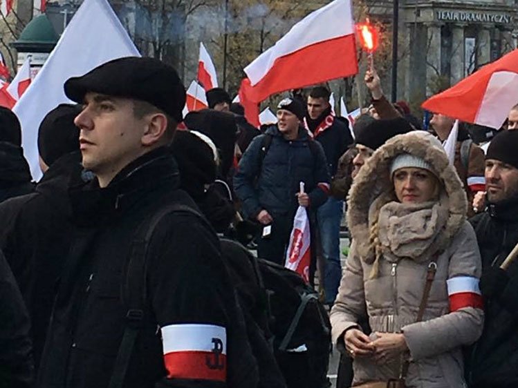 波蘭獨立日遊行 6萬人上街
