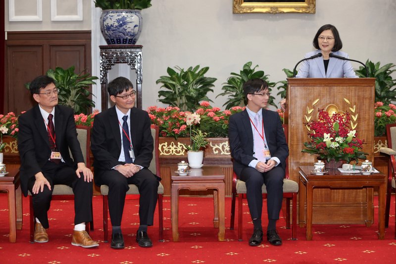 總統：培育研發人才 加速台灣經濟轉型