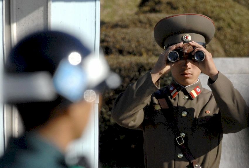 兩韓緊張 北韓軍帶槍站崗打破板門店非武裝共識