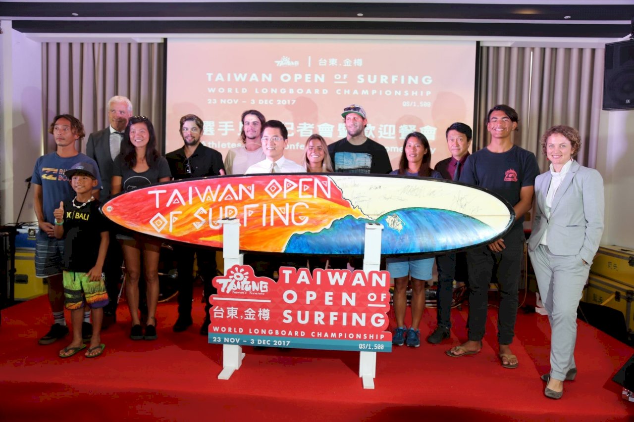 台灣國際衝浪公開賽 180名浪人決戰金樽