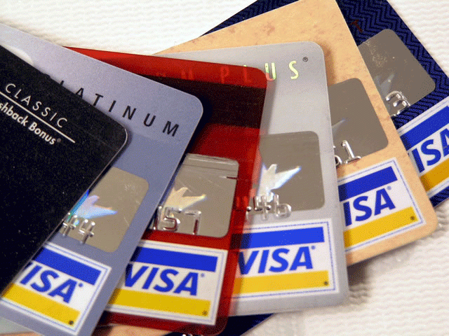 台1月信用卡簽刷近2500億 創史第3高