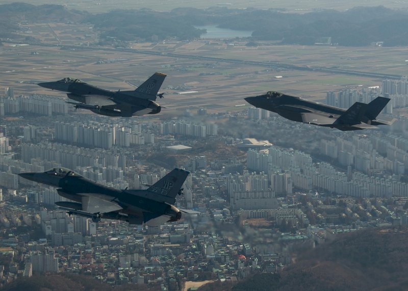 F-16與F-35 首次朝鮮半島共同亮相