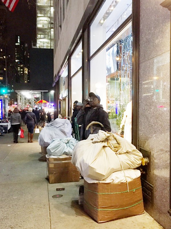 曼哈頓五大道耶誕味濃 夜市攤販奇景絕