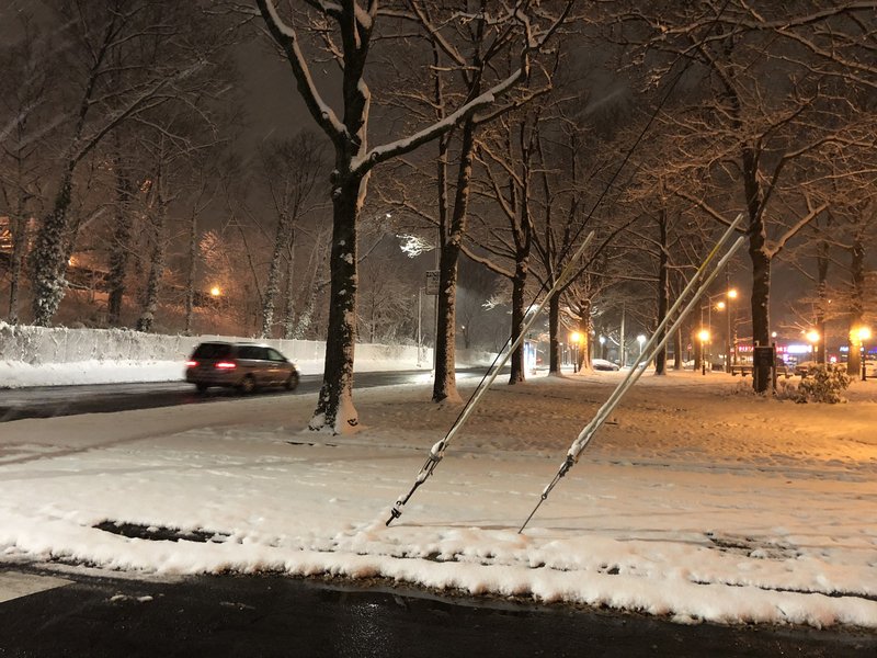 紐約入冬首場雨雪 增添白色耶誕氛圍