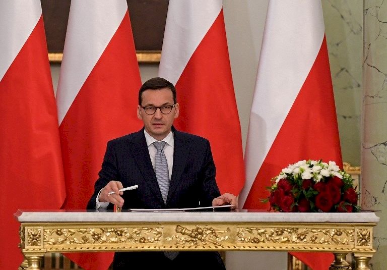 莫拉維茨奇宣誓就職波蘭總理