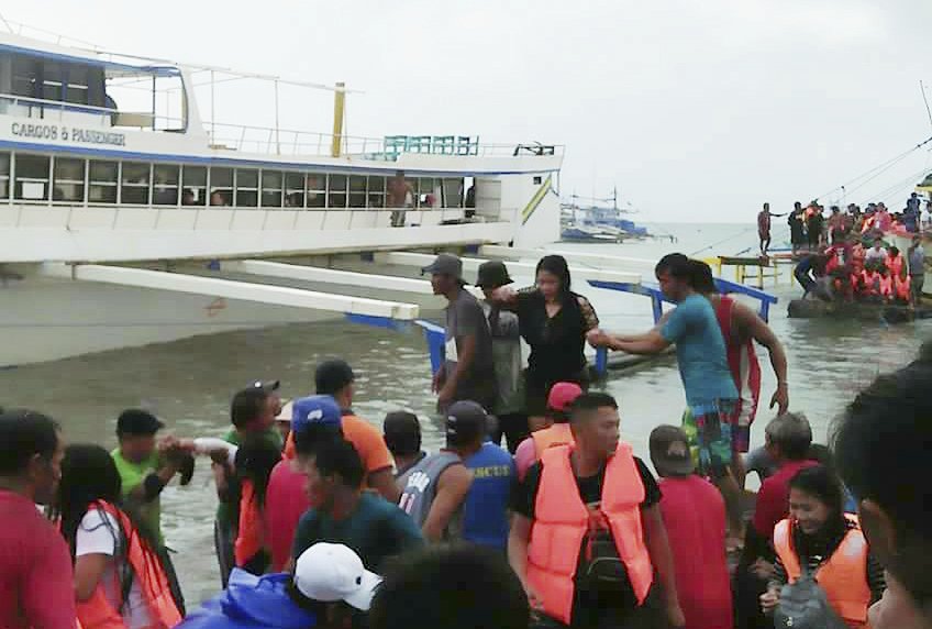 菲律賓渡輪沉沒 5死252人獲救
