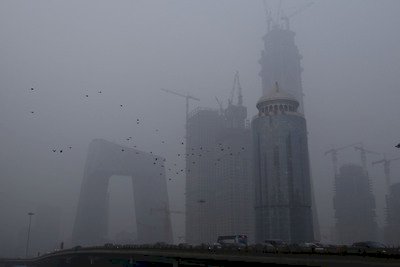 貿易戰升級 中國反汙放鬆北京霧霾再起