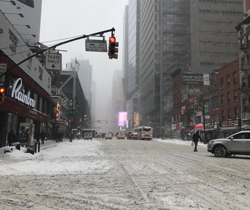 暴風雪襲美東 紐約緊急狀態交通大亂