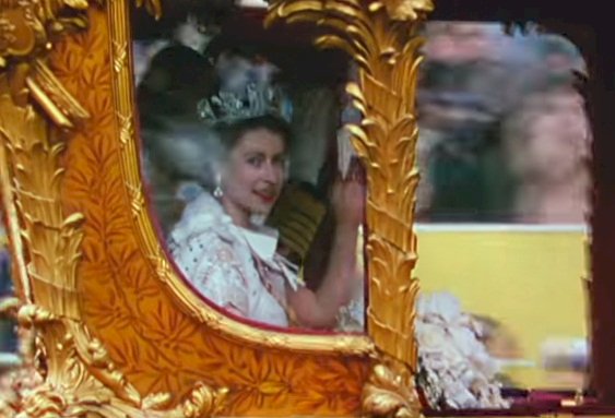 英女王抱怨加冕禮馬車：糟透了又不舒適