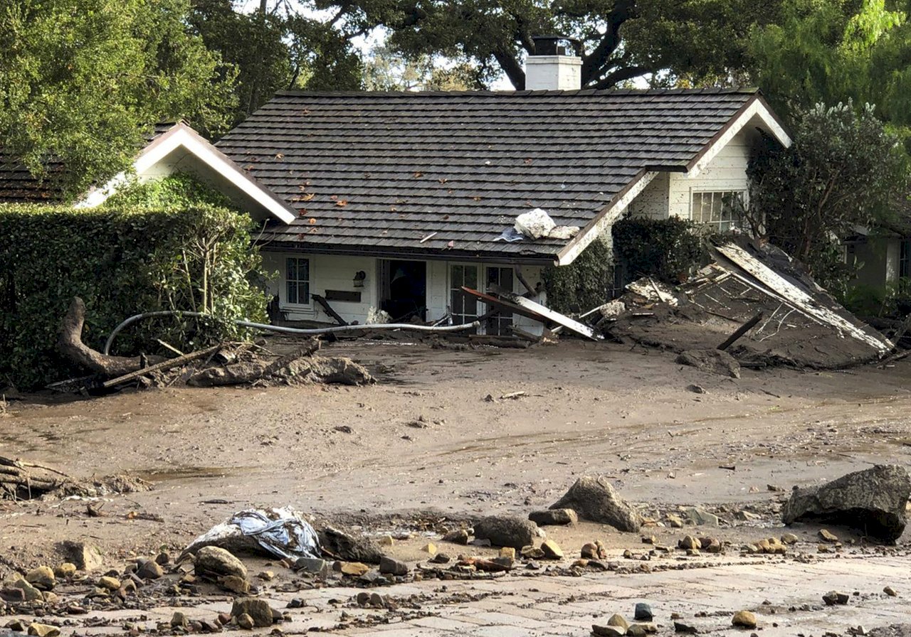 宛如一戰戰場 加州土石流沖毀房屋13死