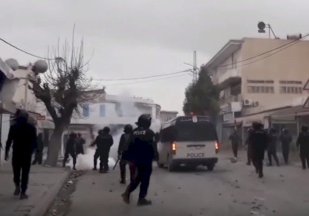 突尼西亞街頭衝突不減 逾600人被逮