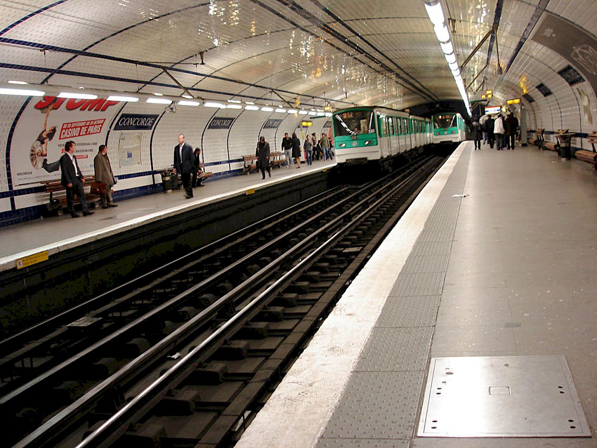 巴黎地鐵12號線數站染毒 旅客當心