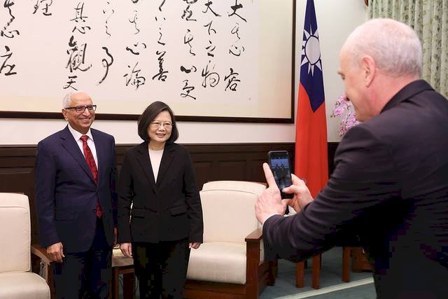 總統：致力提升4T 讓台灣成全球最佳投資地