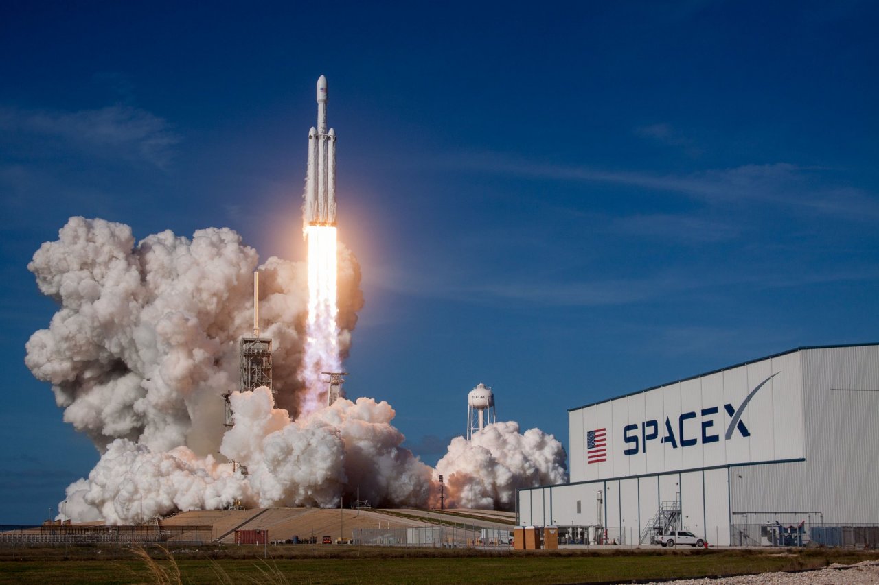 協助東加恢復網路 SpaceX捐贈50個衛星終端設備