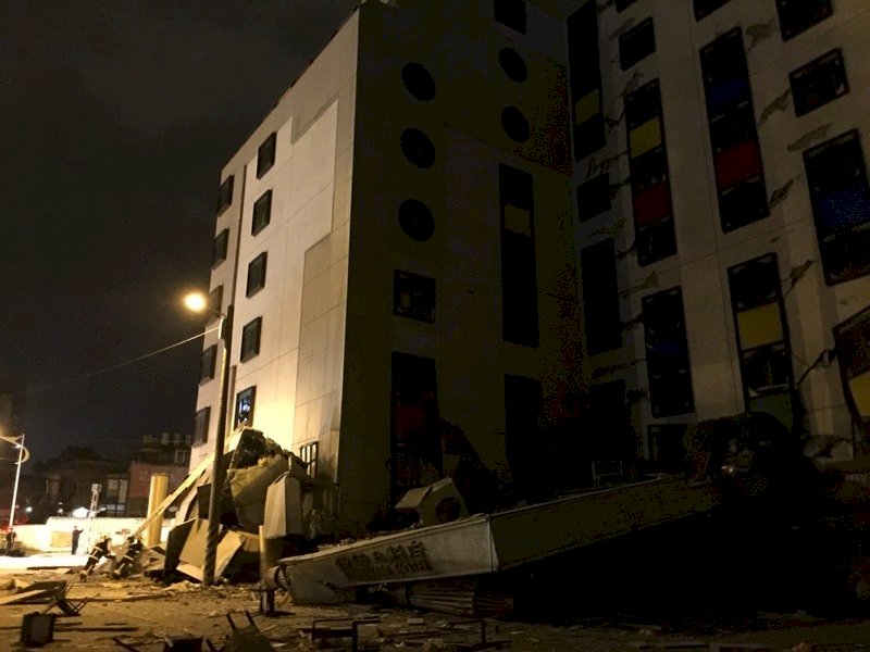 花蓮地震2死數十人受困 全國動起來搶救